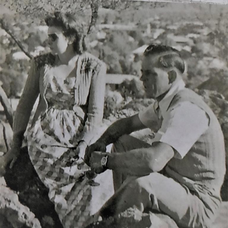 Syd Kinsman and his beloved wife June in Alice, 70 years ago.