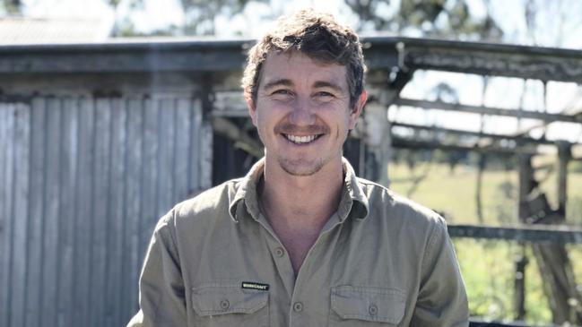 Dr Cooper Schouten harvests honey in PNG Highlands.