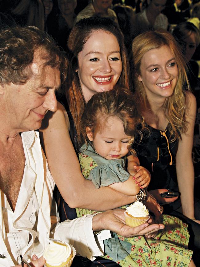 Gracie Otto (right) with her famous father and sister, Barry and Miranda, and Miranda’s daughter in 2005. (Picture: Getty Images)