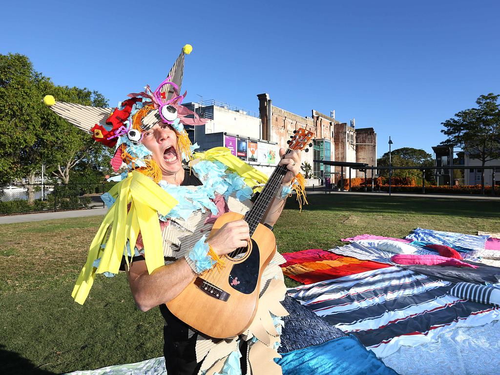 &lt;h2&gt;Powerkids&lt;/h2&gt;Take your little monsters to the Brisbane Powerhouse for Powerkids on the weekend. They can dress like a monster, join the monster parade and watch the monster circus from the comfort of the world’s largest rug. Bring you own unwanted rug from home to join the patchwork and help set a record. &lt;b&gt;&lt;a href="http://brisbanepowerhouse.org/festivals/powerkids-2014/" title="brisbanepowerhouse.org"&gt;More details&lt;/a&gt;&lt;/b&gt;