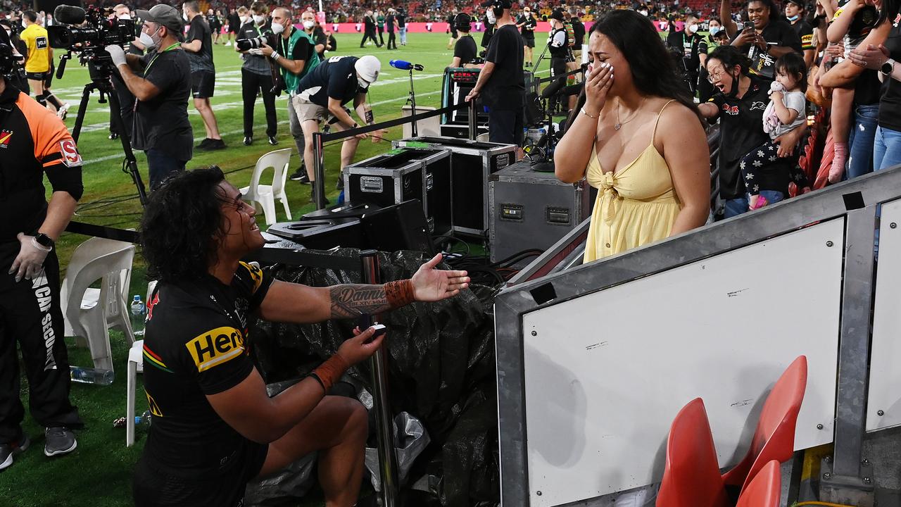 Brian To'o proposes to his partner Moesha Crichton-Ropati. Photo by Bradley Kanaris/Getty Images