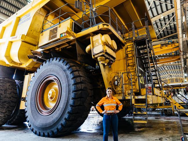 Mining truck tyres will be recycled for the first time in Australia as a result of a new partnership between BHP and Novum Energy. Used earth moving tyres from all seven BMA and BMC sites in Queensland will be supplied to Novum who are building a processing plant in Nebo in the Isaac region. A BMA employee at Goonyella Riverside Mine.