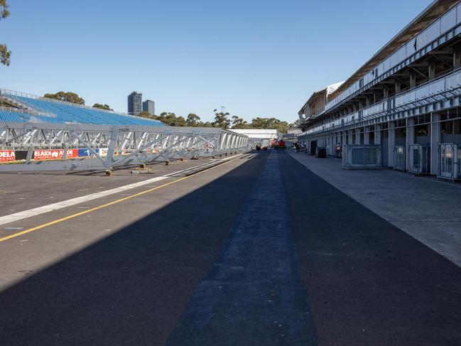 ADELAIDE, AUSTRALIA - NewsWIRE Photos OCTOBER 19, 2023: Premier Peter Malinauskas and 2023 Repco Supercars Championship Bathurst winner Shane van Gisbergen will inspect the VAILO Adelaide 500 track and provide an update on construction.9:00amAdelaide 500 Pit StraightVictoria Park, AdelaideEntry via Wakefield RdNick Harmsen 0422 888 991. Picture: NCA NewsWIRE / Emma Brasier