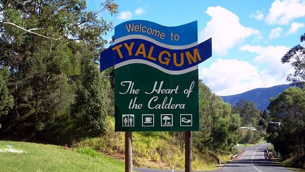 Welcome to Tyalgum sign