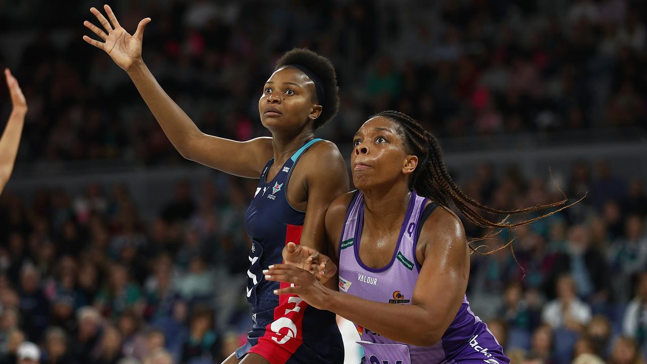 Mwai Kumwenda (left) starred for the Melbourne Vixens. (Photo by Daniel Pockett/Getty Images)