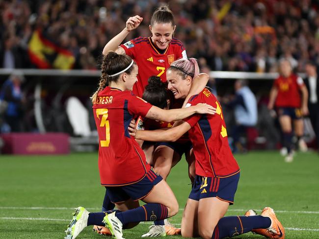 Teresa Abelleira, Ona Batlle, Oihane Hernandez and Alexia Putellas of Sp