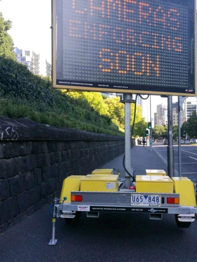 A blocked footpath on King St, Melbourne. Picture: Snap Send Solve