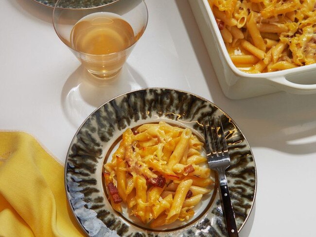 Bacon-Gruyère macaroni and cheese takes a comfort-food classic in a new direction.PHOTO: CHELSIE CRAIG FOR THE WALL STREET JOURNAL, FOOD STYLING BY PEARL JONES, PROP STYLING BY SOPHIE STRANGIO