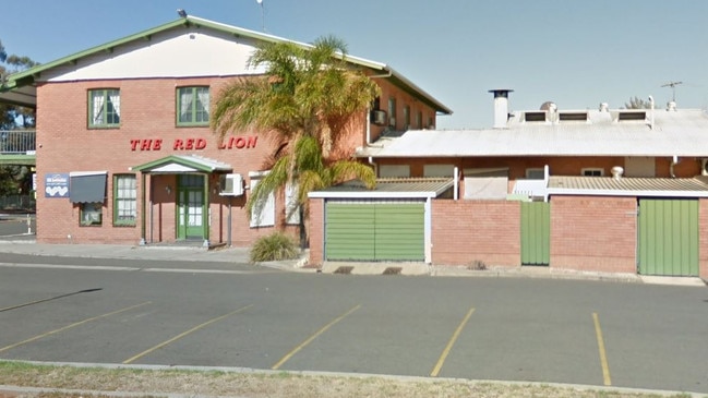 Red Lion Hotel in Elizabeth North, promised free beer if the temperature goes over 45C.