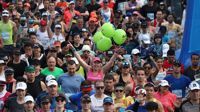 Competitors in the Gold Coast Marathon. Photograph : Jason O'Brien