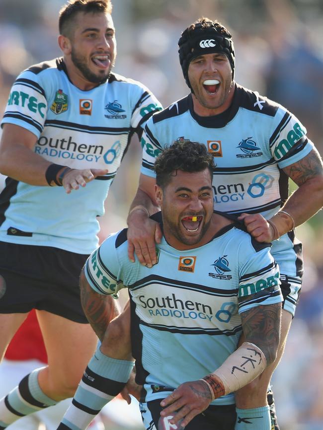 Sharks player Andrew Fifita wears an armband allegedly supporting Kieran Loveridge. (Pic: Mark Kolbe/Getty)