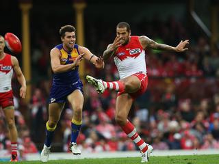  det er få bedre severdigheter i footy enn Lance Franklin i full flytur. Bilde: Phil Hillyard