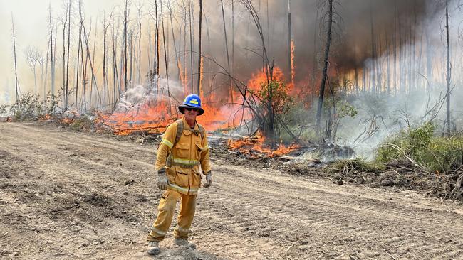 Lockyer grandfather answers call for fireys to fight Canadian inferno