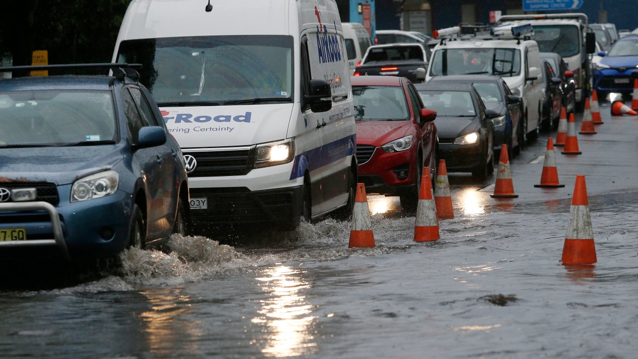 Thousands Of Sydneysiders Ordered To Evacuate As ‘dangerous And Life ...