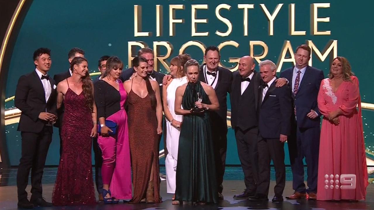 travel guides cast logies 2023