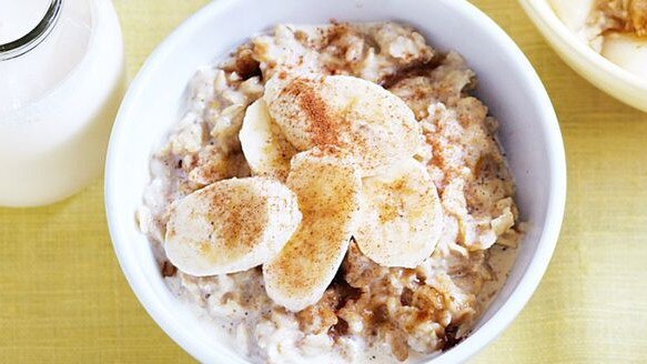 This cinnamon and banana porridge is a great breakfast alternative.