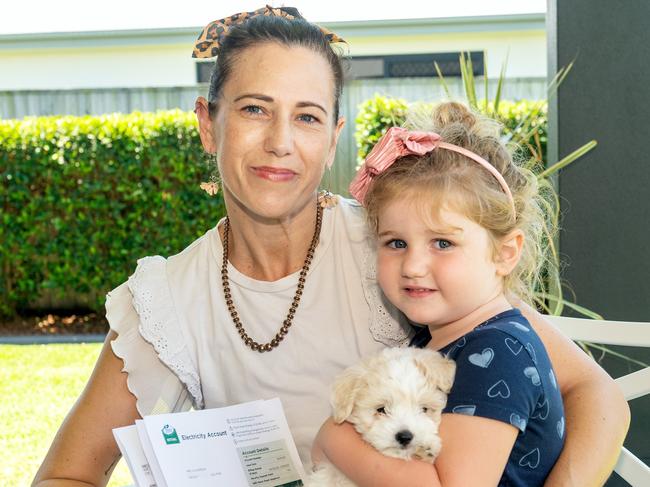 Amanda Alderson with daughter. Picture: Michaela Harlow