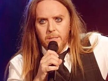 Tim Minchin stunned his Sydney audience with a tragic announcement.