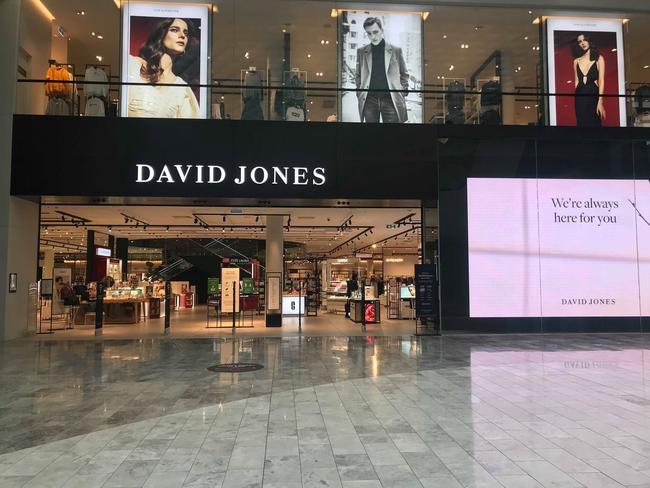 An empty David Jones store at The Glen.