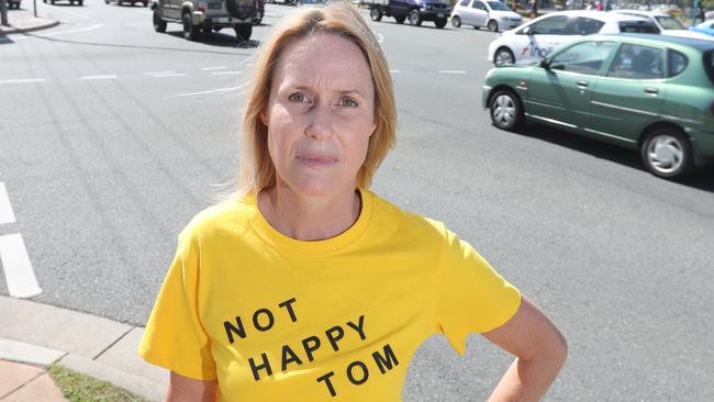 Karen Rowles promoting her anti-light rail petition. Photo by Richard Gosling.