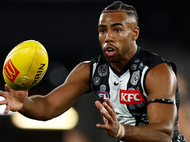 MELBOURNE, AUSTRALIA - JULY 07: Isaac Quaynor of the Magpies in action during the 2023 AFL Round 17 match between the Western Bulldogs and the Collingwood Magpies at Marvel Stadium on July 7, 2023 in Melbourne, Australia. (Photo by Michael Willson/AFL Photos via Getty Images)