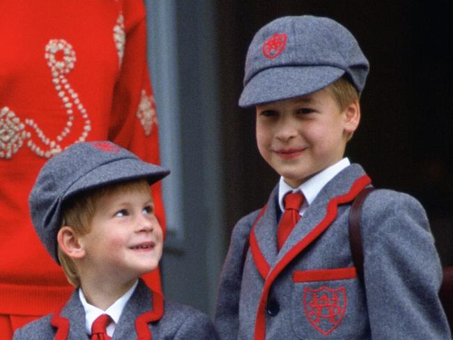 LONDON, UNITED KINGDOM - SEPTEMBER 11:  Princess Diana With Her Sons Prince William And Prince Harry Standing On The Steps Of Wetherby School On The First Day For Prince Harry.  (Photo by Tim Graham/Getty Images)