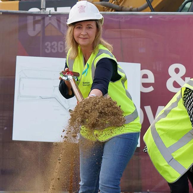 Health Minister Yvette D'Ath in action on Bribie Island