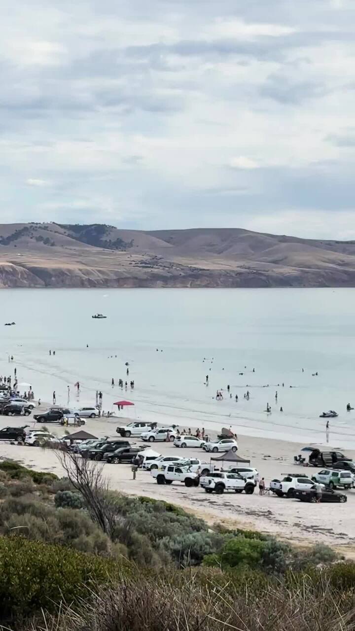 Crowds on Australia Day at Aldinga Beach to Sellicks Beach