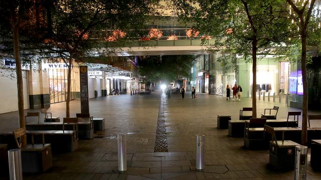 A quiet Monday evening in the Sydney CBD as the city is poised to reopen to international travellers. Picture: Toby Zerna