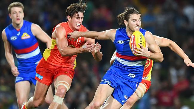 Western Bulldogs and Gold Coast clash at Cairns’ Cazaly’s Stadium in 2017.