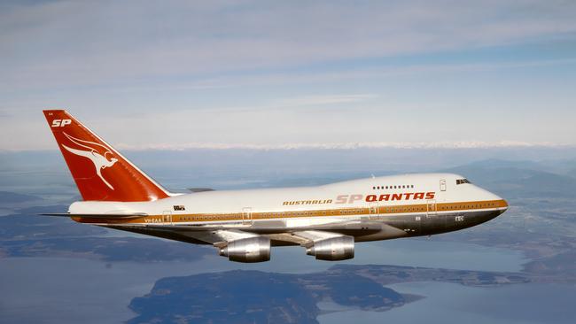 Although Qantas acquired two Boeing 747SP aircraft in 1981 to fly into Wellington, New Zealand its long range enabled the first non-stop Qantas trans-Pacific services between Sydney and Los Angeles in 1984.