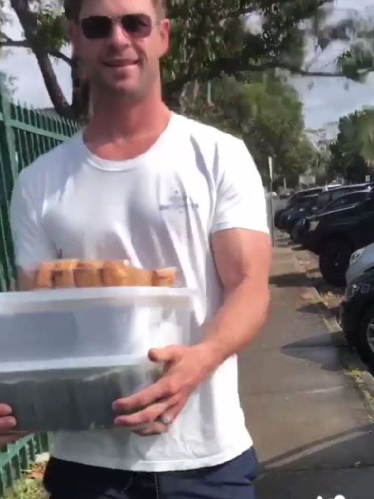 Pataky captioned this video: ‘Another dad to help in the canteen today.’