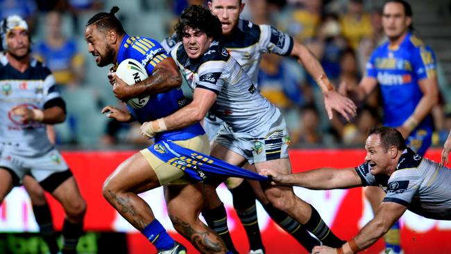 Kenny Edwards on the run for the Eels.
