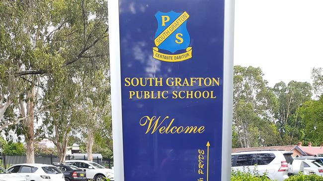 South Grafton Public School staff and students have been ordered to get tested and isolate for 14 days after a Covid outbreak at the school.