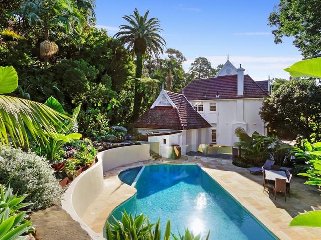 This six-bedroom Double Bay has been listed with $30 million hopes.