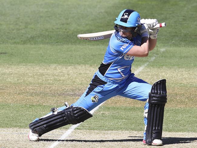 Tammy Beaumont put in a stirring effort to give the Strikers hope.