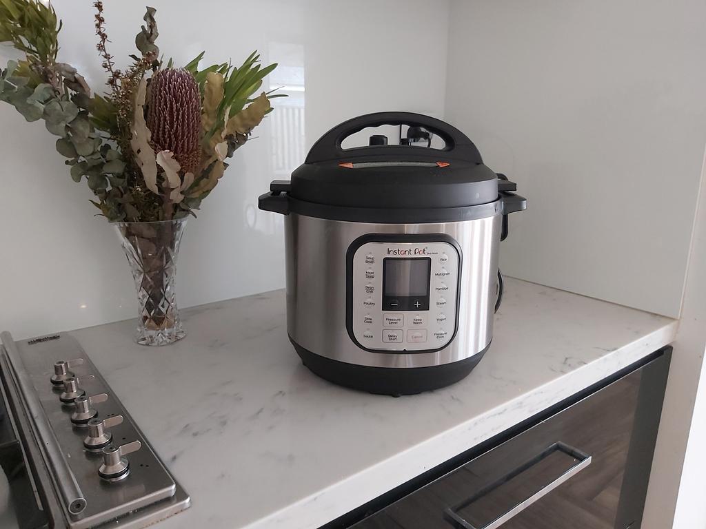 Russell hobbs pressure 2024 cooker vs instant pot