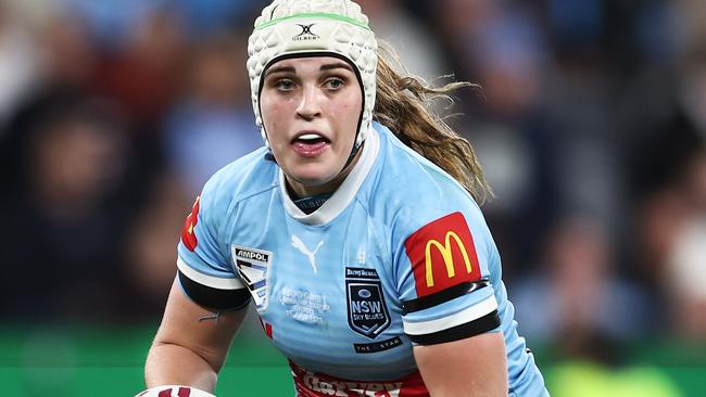 SYDNEY, AUSTRALIA - JUNE 01:  Jesse Southwell of the Blues runs with the ball during game one of the Women's State of Origin series between New South Wales and Queensland at CommBank Stadium on June 01, 2023 in Sydney, Australia. (Photo by Matt King/Getty Images)