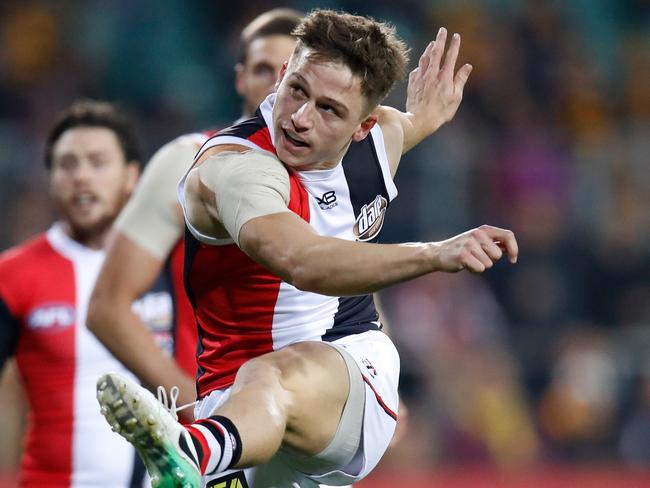 LAUNCESTON, AUSTRALIA - APRIL 28: Jack Billings of the Saints kicks the ball during the 2018 AFL round six match between the Hawthorn Hawks and the St Kilda Saints at UTAS Stadium on April 28, 2018 in Launceston, Australia. (Photo by Michael Willson/AFL Media/Getty Images)