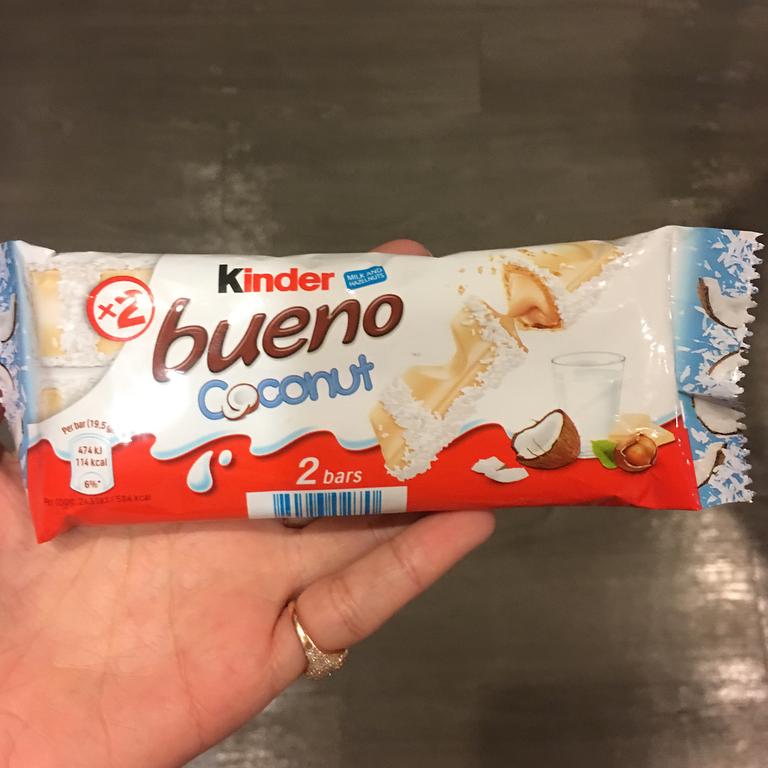 Limited-Edition Coconut Candy Bars : Kinder Bueno Coconut