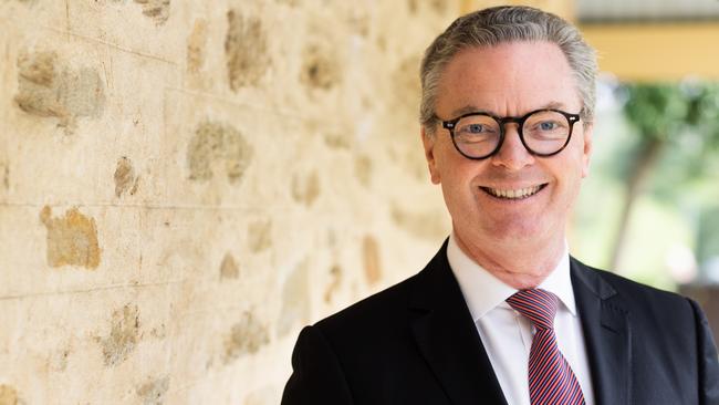 Former federal minister Christopher Pyne has contracted Covid-19.