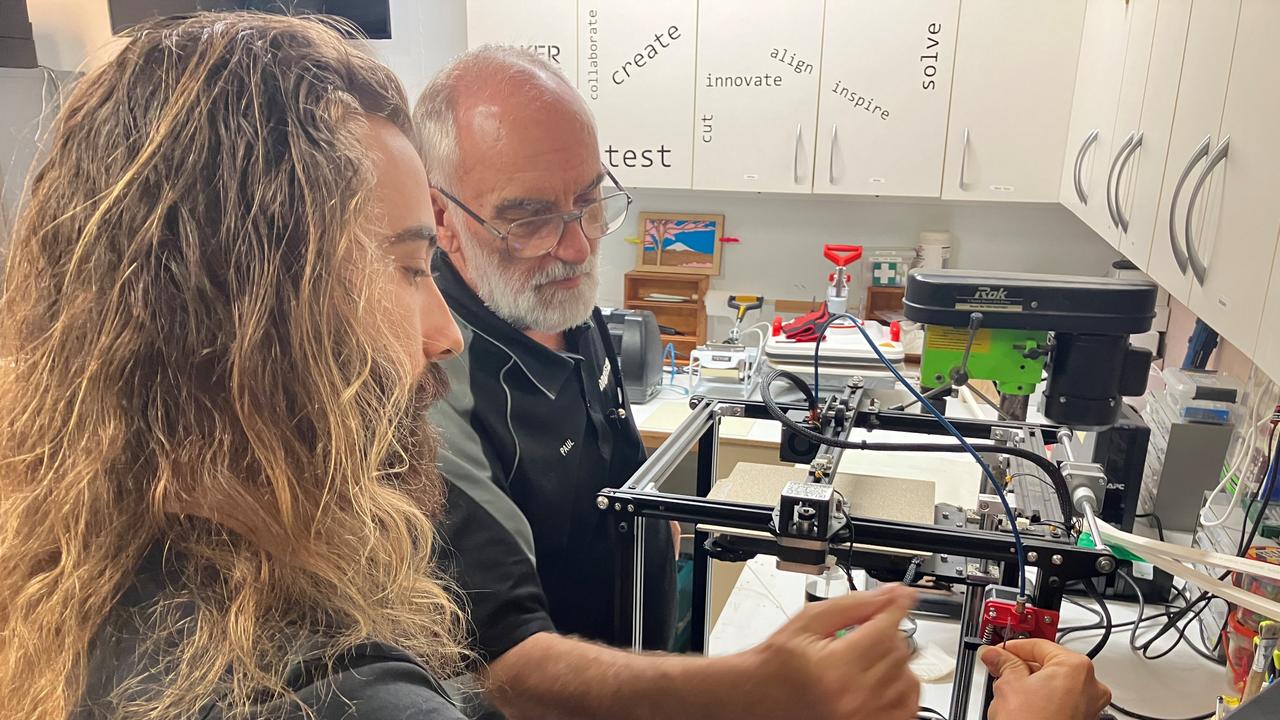 Oliver Jesshope (right) uses sustainable Reishi mycelium and the 3D printer for his project under the watchful eye of DakTech mentor Paul. He said it was uplifting to have the opportunity to be supported in a creative project of his own.