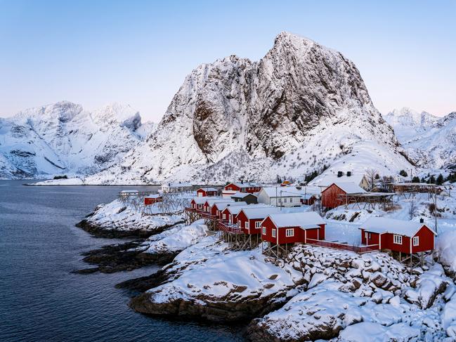 Lofoten islands, Northern Norway. Photo: Bingqi Huang / Unsplash