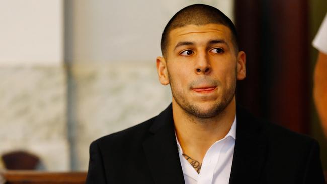 Trump congratulates Patriots, doesn't mention Aaron Hernandez