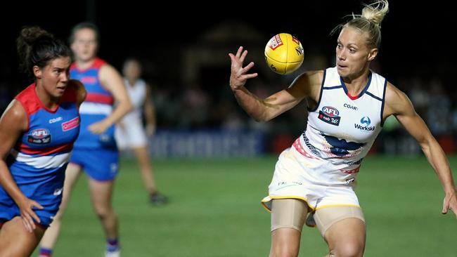 Erin Phillips in action. Picture: Wayne Ludbey