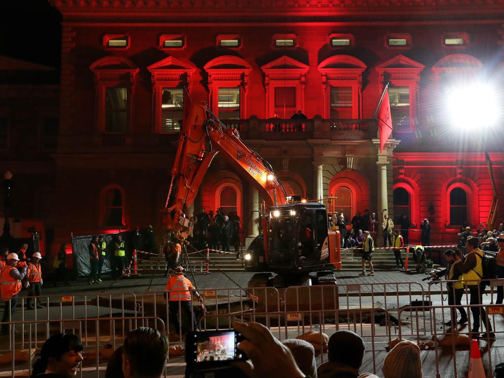 Dark Mofo 2018. The lid comes off the chamber. Performance artist Mike Parr enters the chamber he will live in for 72 hours under Macquarie Street Hobart. Picture: NIKKI DAVIS-JONES