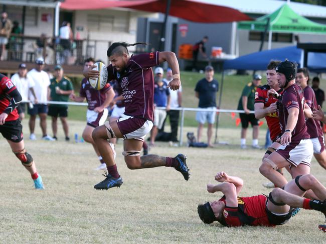 Uni vs. Hogs. Tyran Isaac. 12 August 2023 Ashmore Picture by Richard Gosling