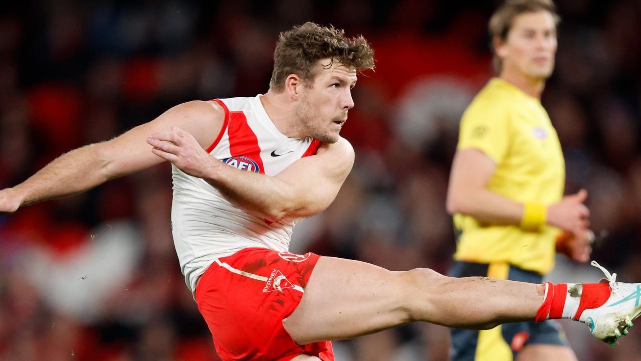 Luke Parker swung the game in Sydney’s favour with a nine-disposal, two-goal third term in his sixth senior game for the year. Picture: Dylan Burns / Getty Images