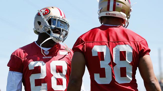 Carlos Hyde Injury: Updates on 49ers RB's Shoulder and Return