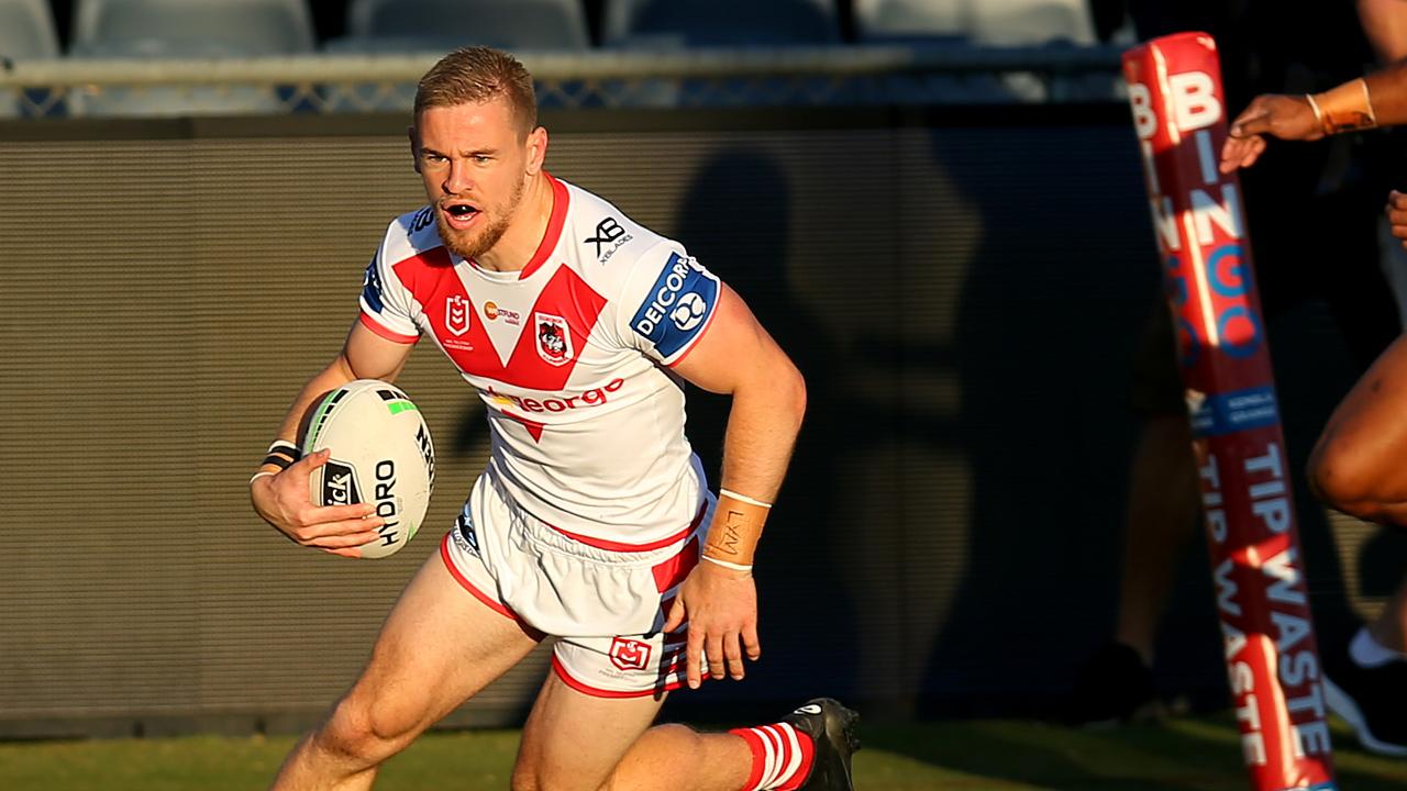 Matt Dufty scores in a stellar first half for the Dragons (Photo by Jason McCawley/Getty Images).